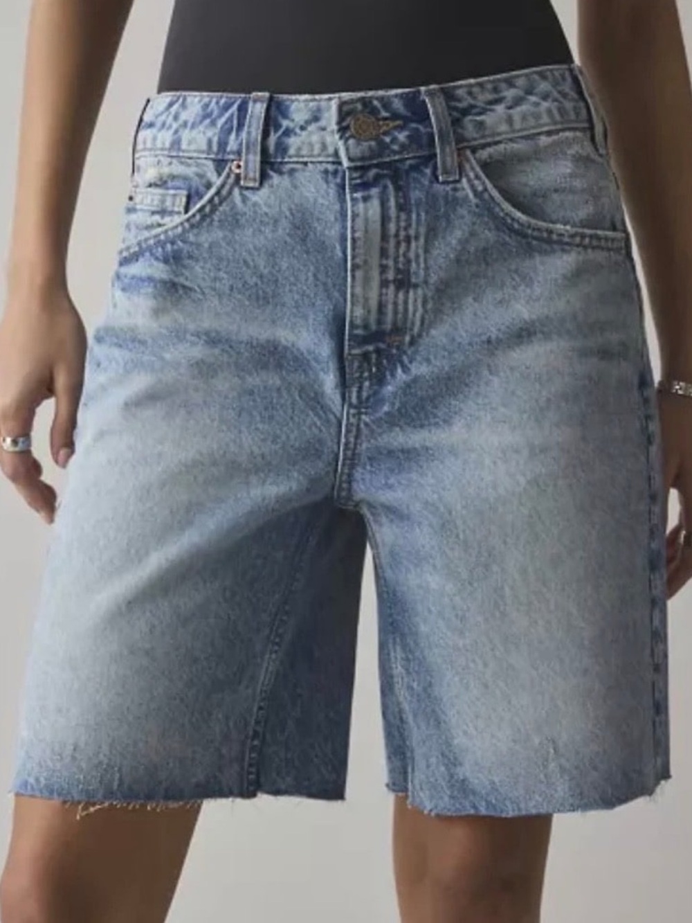 BDG Tori Mid Rise Cutoff Jort Size 26